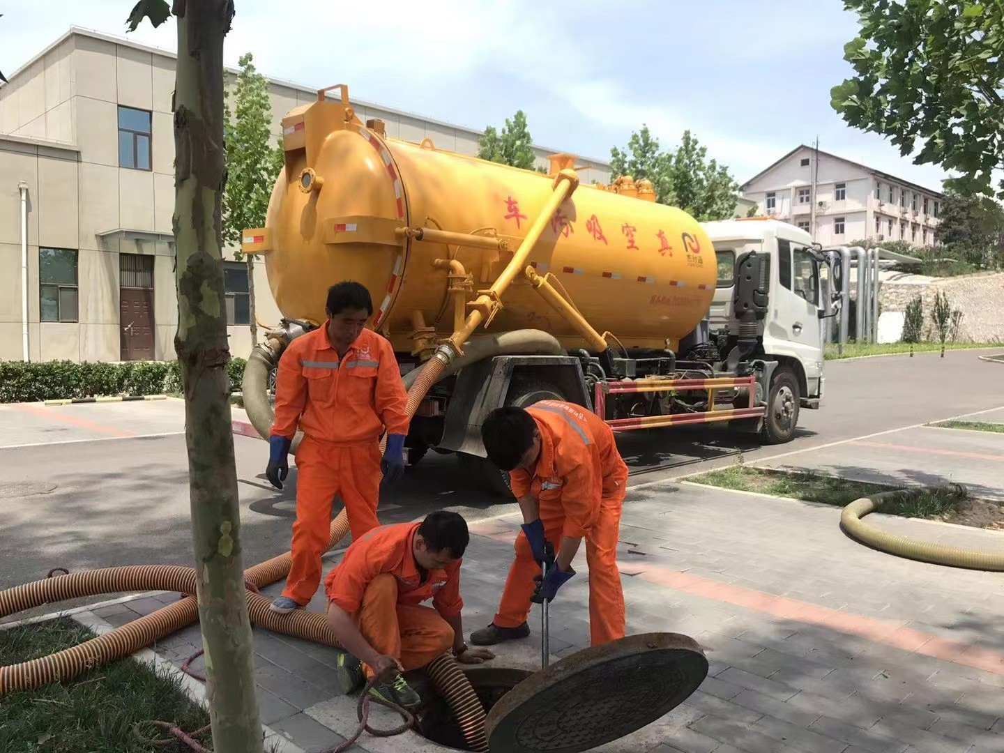 共和化粪池清理与5-8吨吸粪车施工效率分析